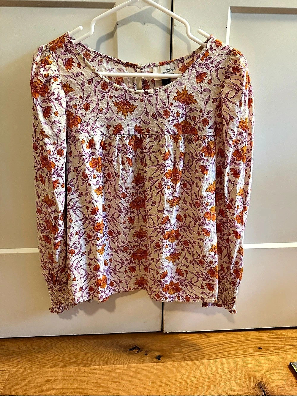 Universal Thread Floral Blouse in Cream & Orange Size Large
